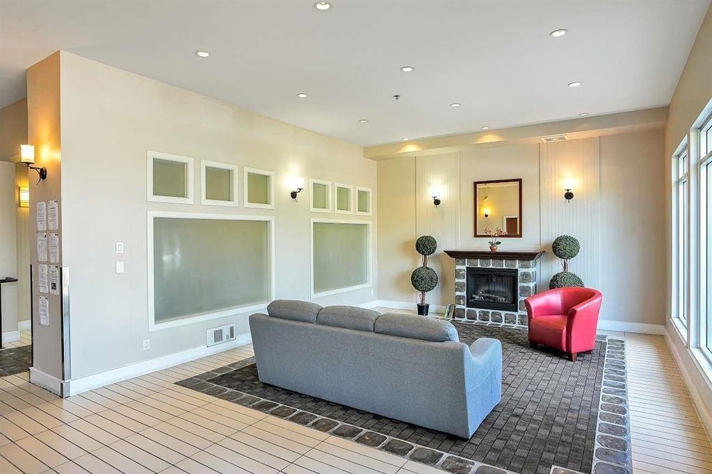 122 15380 102a Avenue, Surrey, British Columbia  V3R 0B3 - Photo 4 - R2992314