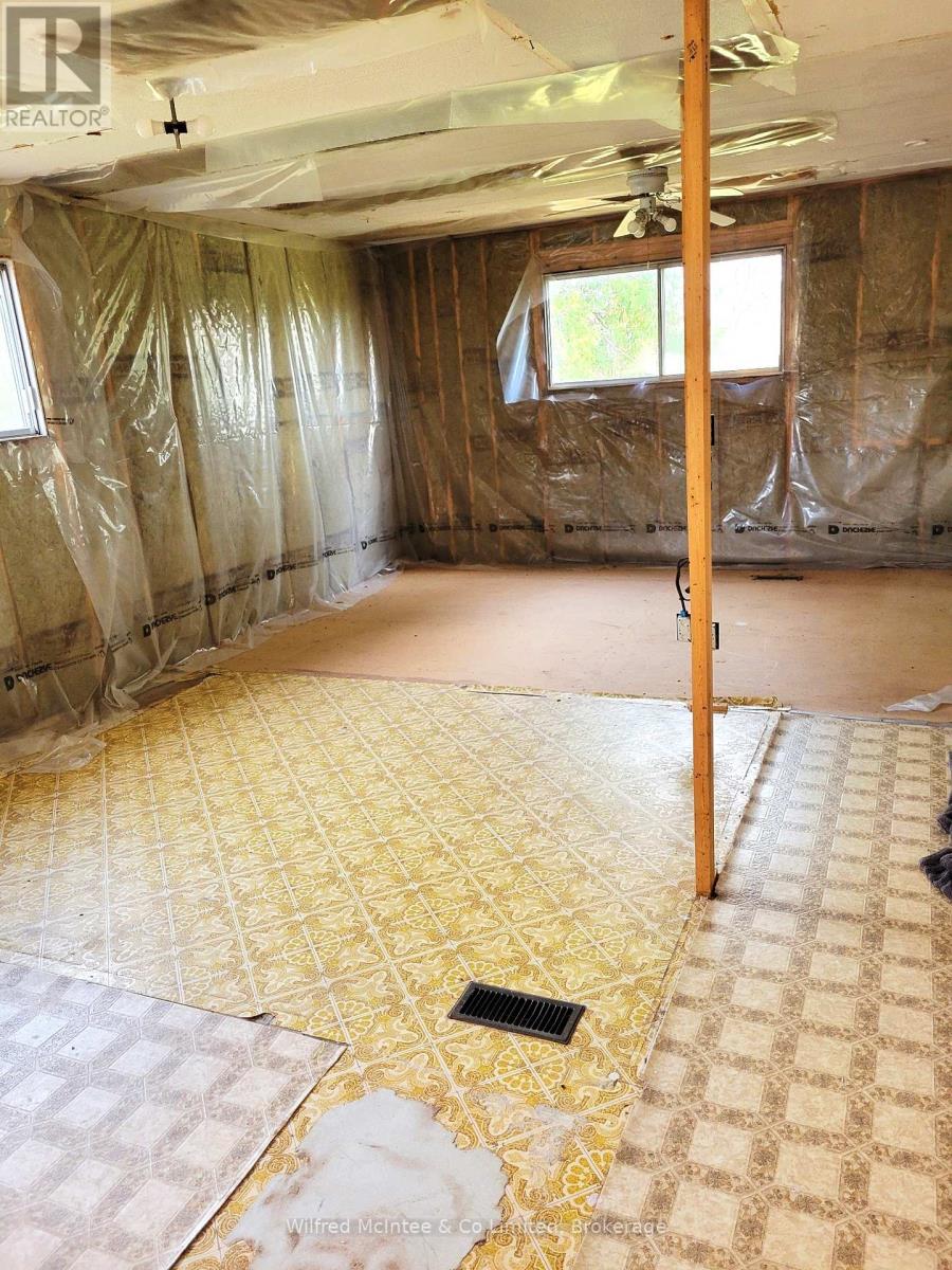 4933 Highway 9, Kincardine, Ontario  N2Z 2Z5 - Photo 14 - X12096850
