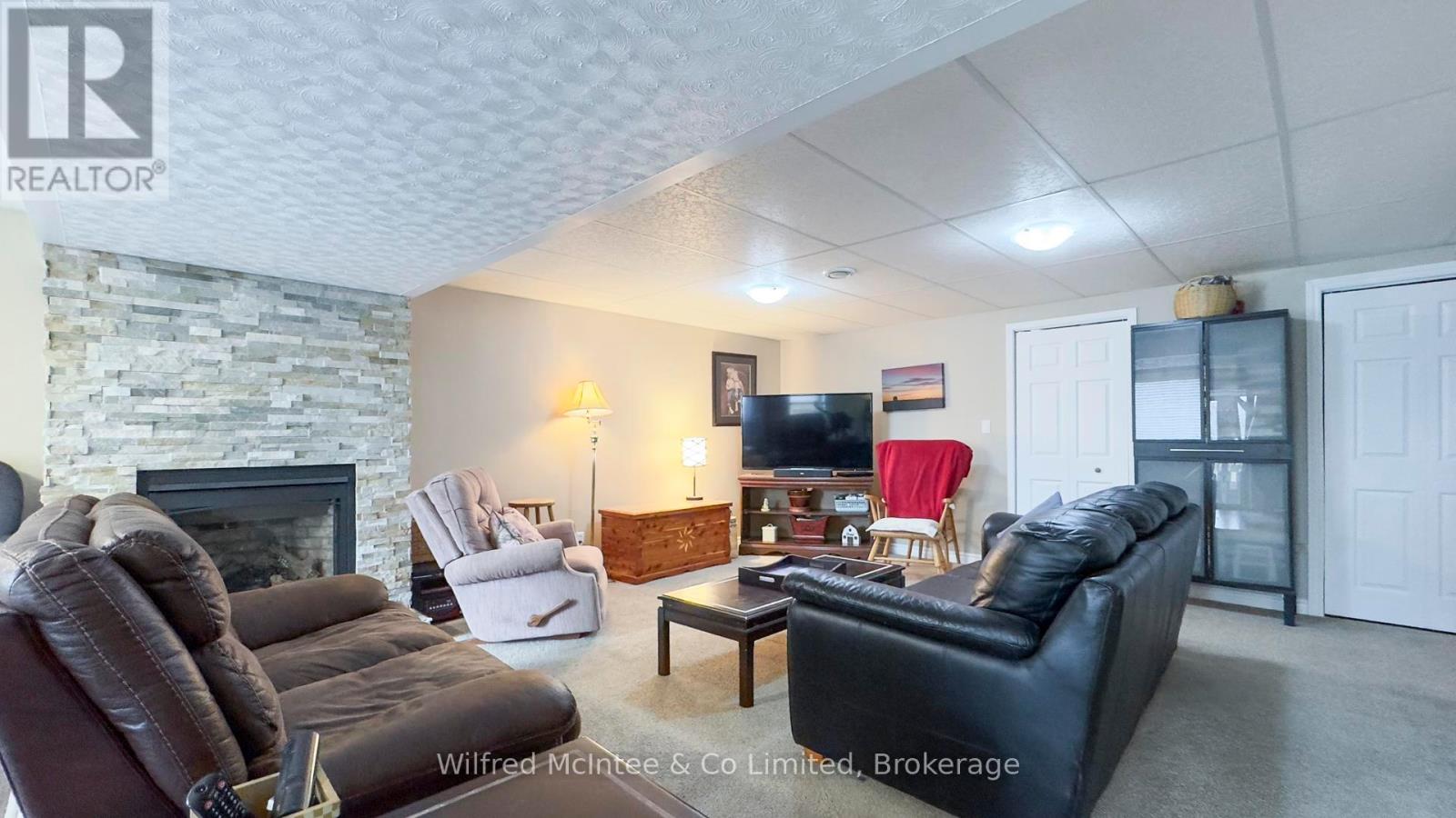 689 21st A Avenue, Hanover, Ontario  N4N 3M2 - Photo 40 - X12096872