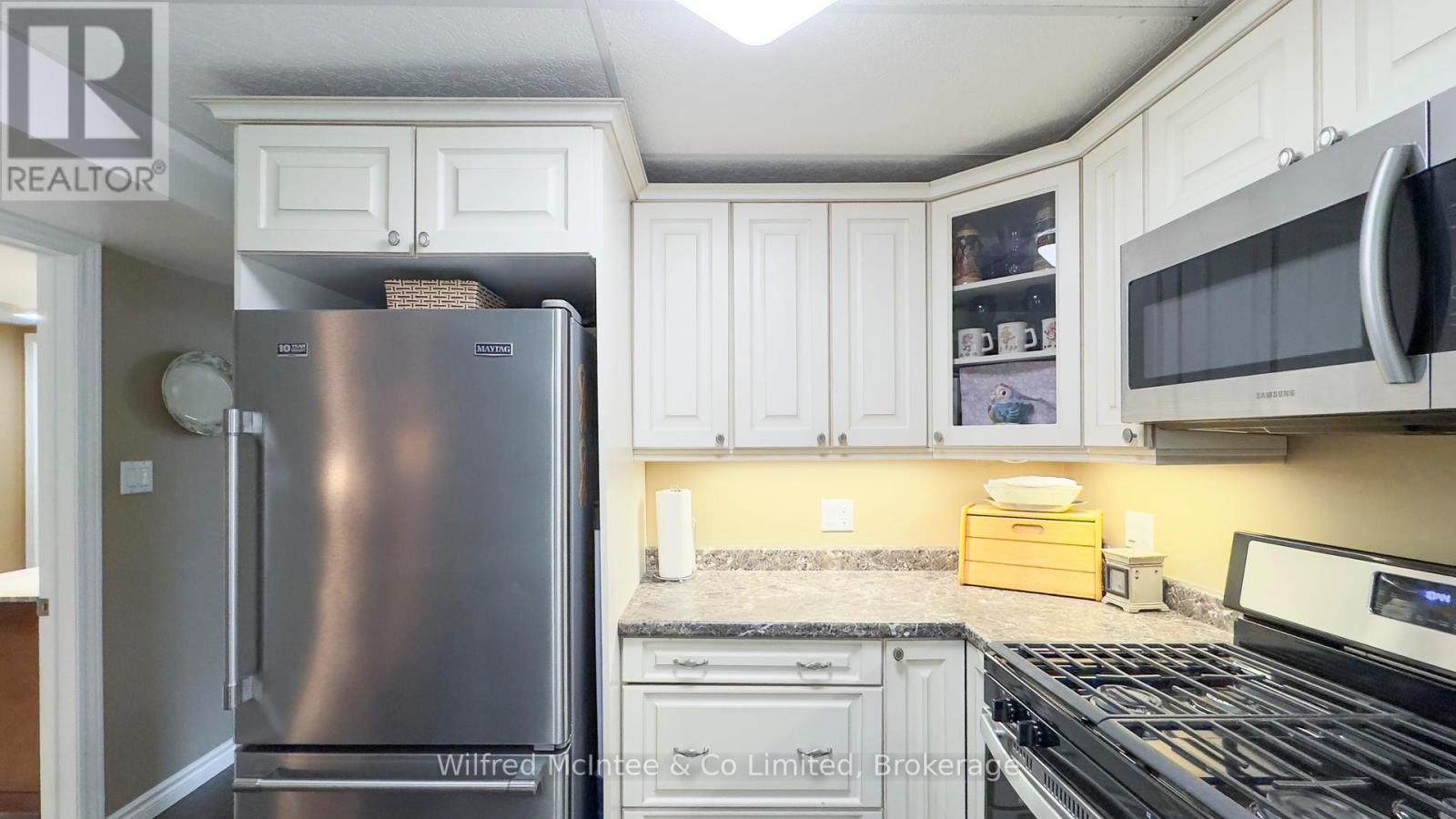 689 21st A Avenue, Hanover, Ontario  N4N 3M2 - Photo 43 - X12096872