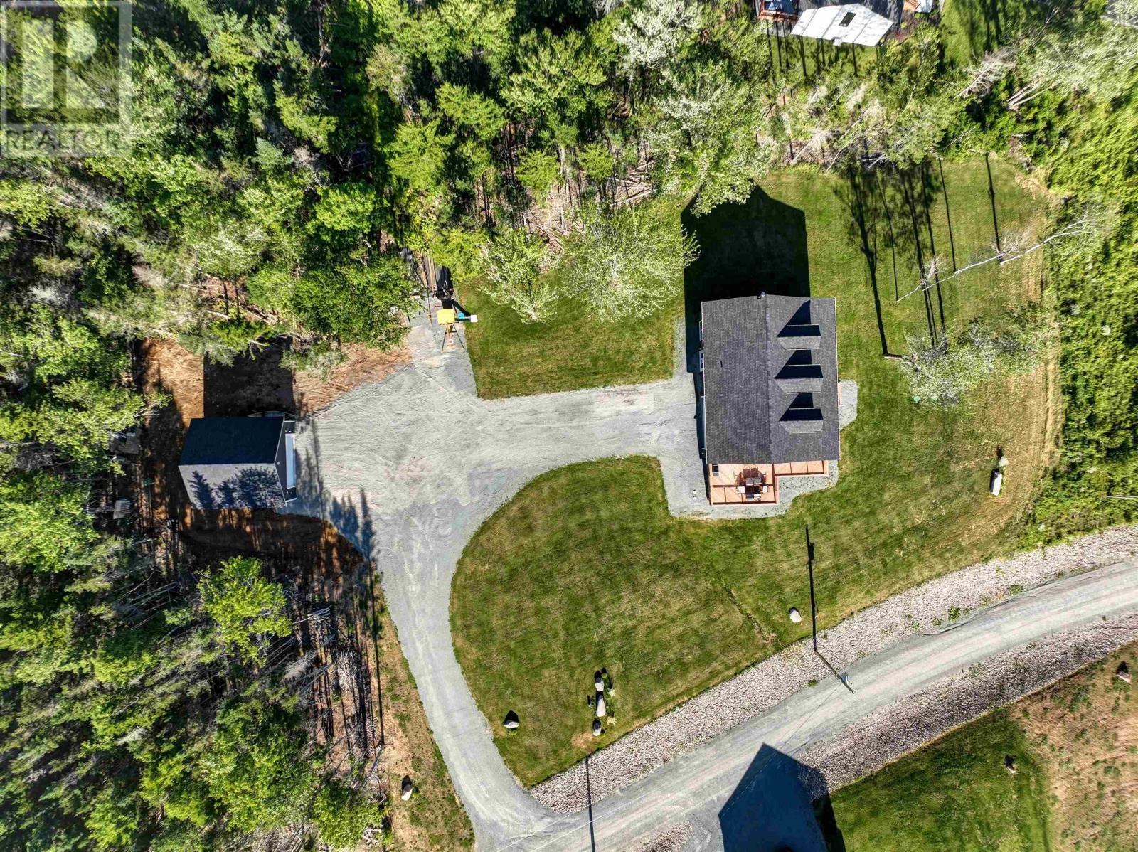 Property at 21 Zinnia Lane image 3