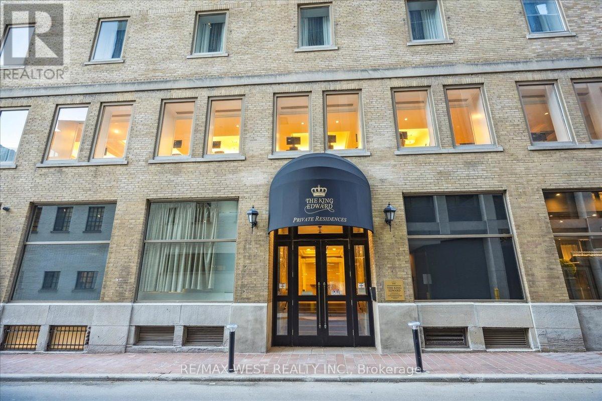 545 - 22 Leader Lane, Toronto, Ontario  M5E 0B2 - Photo 2 - C12096937