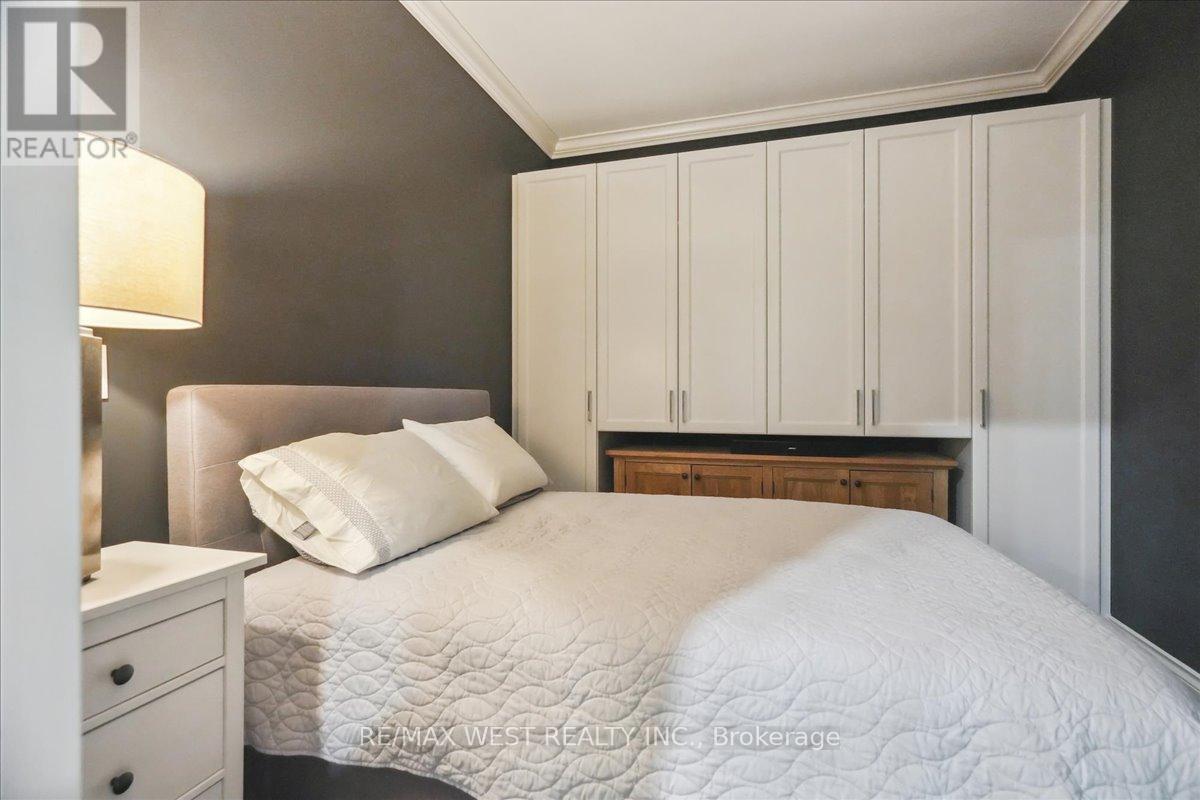 545 - 22 Leader Lane, Toronto, Ontario  M5E 0B2 - Photo 9 - C12096937