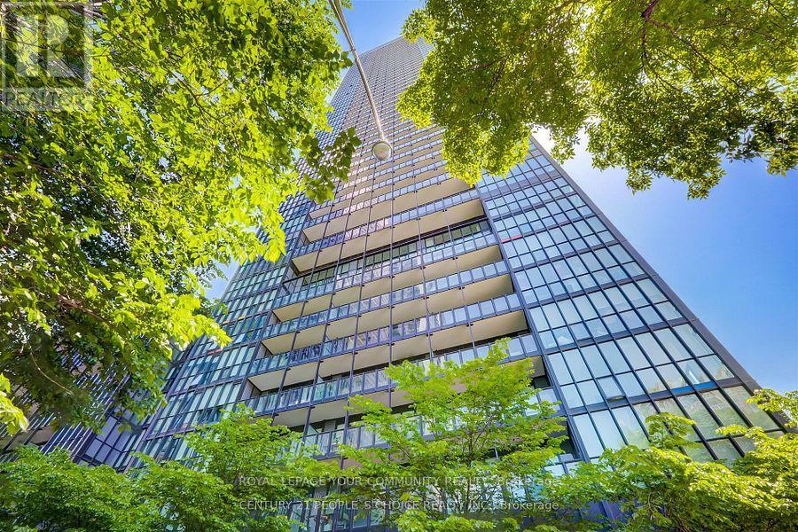 416 - 101 Charles Street E, Toronto, Ontario  M4Y 1V2 - Photo 3 - C12096959