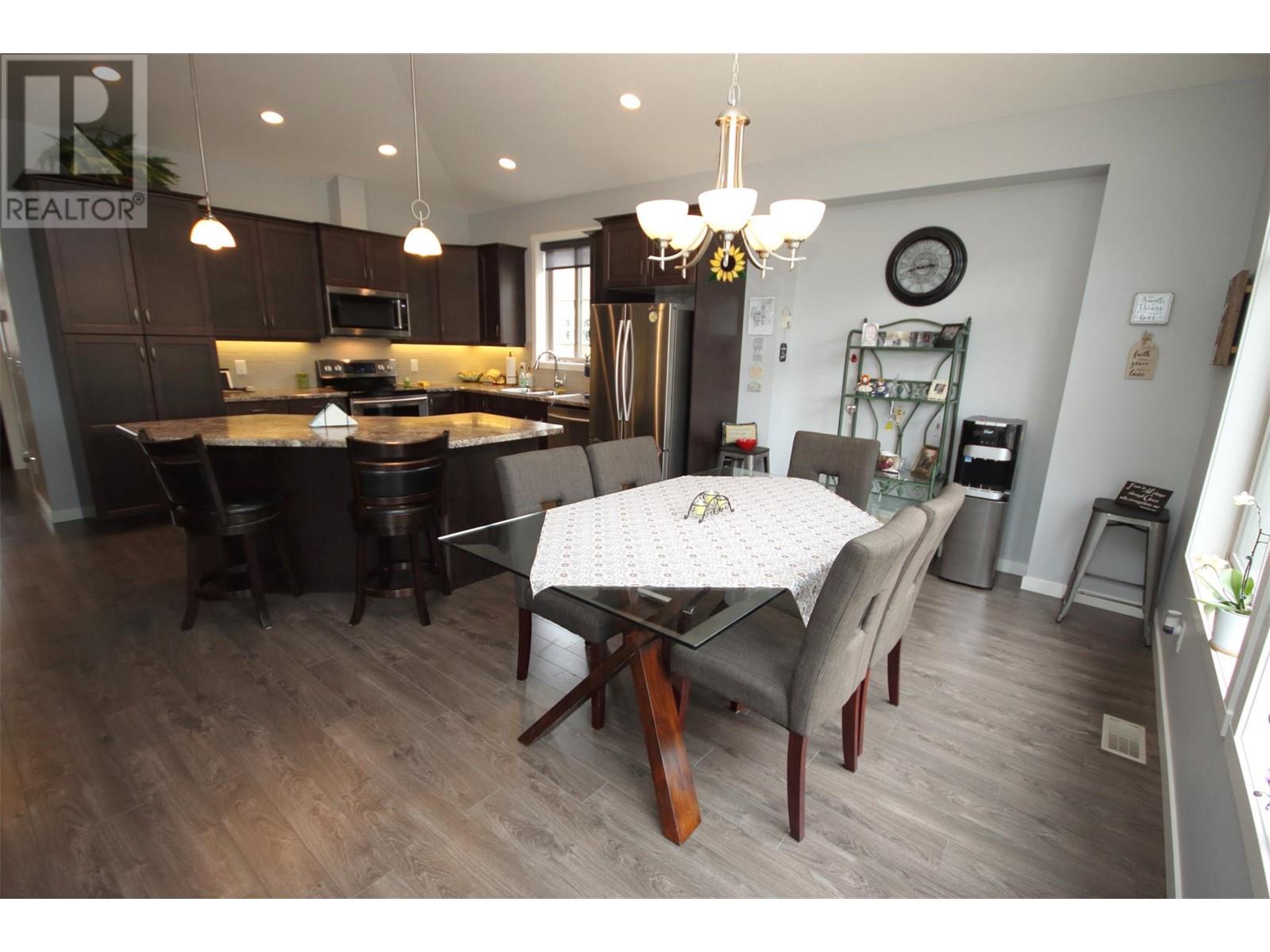 6833 Meadows Drive Unit# 37 Oliver Photo 8
