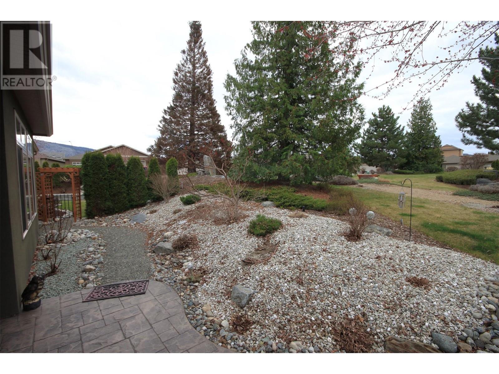 6833 Meadows Drive Unit# 37 Oliver Photo 39