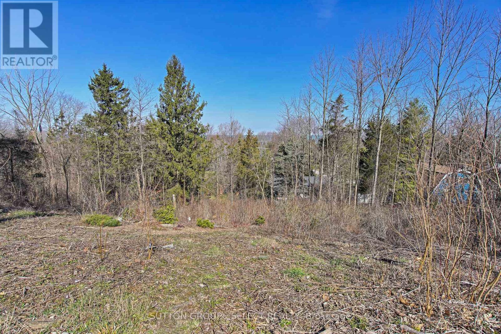 5 Huron View Avenue, Lambton Shores, Ontario  N0N 1J7 - Photo 12 - X12096979