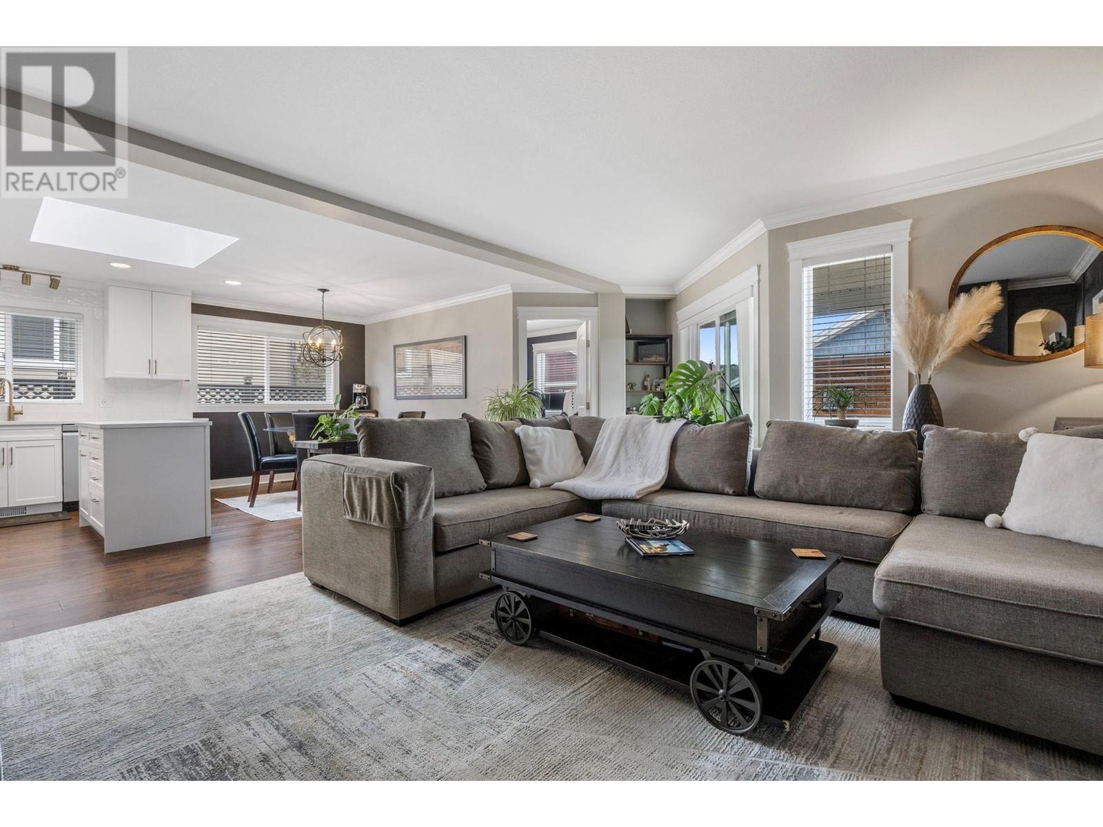 Property at 2173 Mimosa Drive image 2
