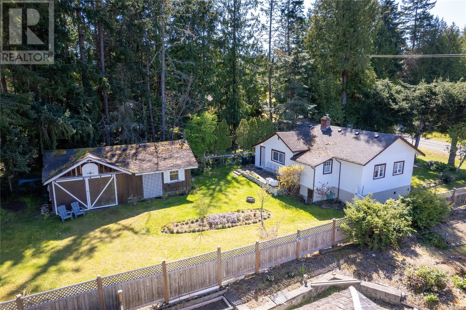Property at 634 Jones St image 5