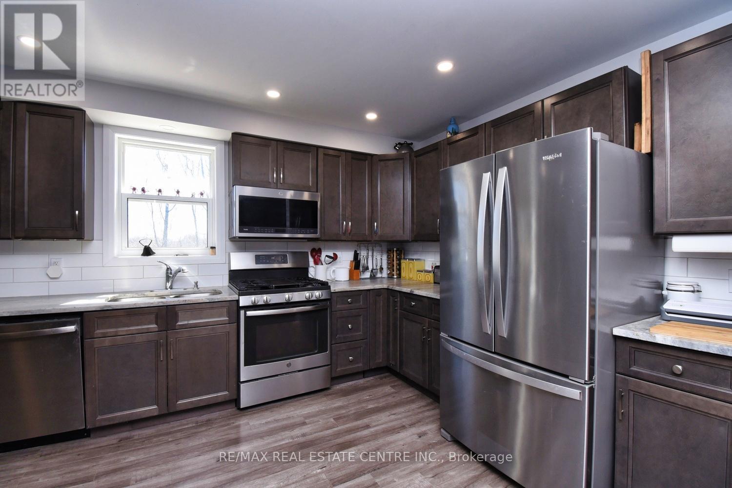 1364 Thompson Road E, Haldimand, Ontario  N0E 1Y0 - Photo 11 - X12096855