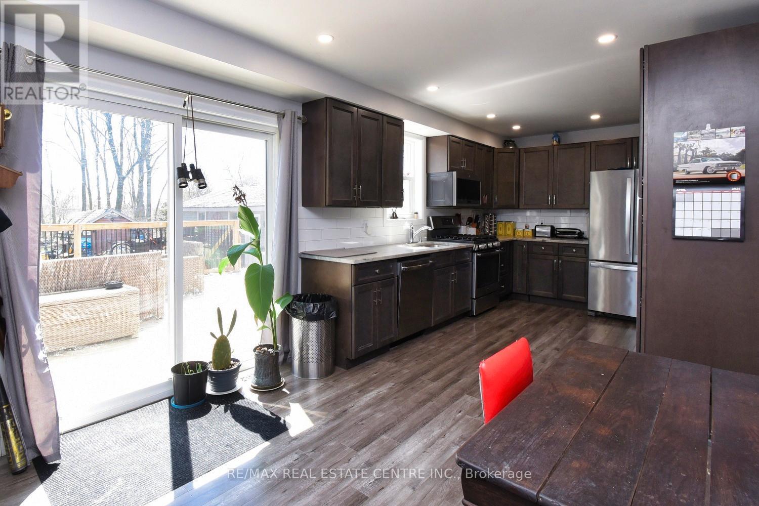 1364 Thompson Road E, Haldimand, Ontario  N0E 1Y0 - Photo 13 - X12096855