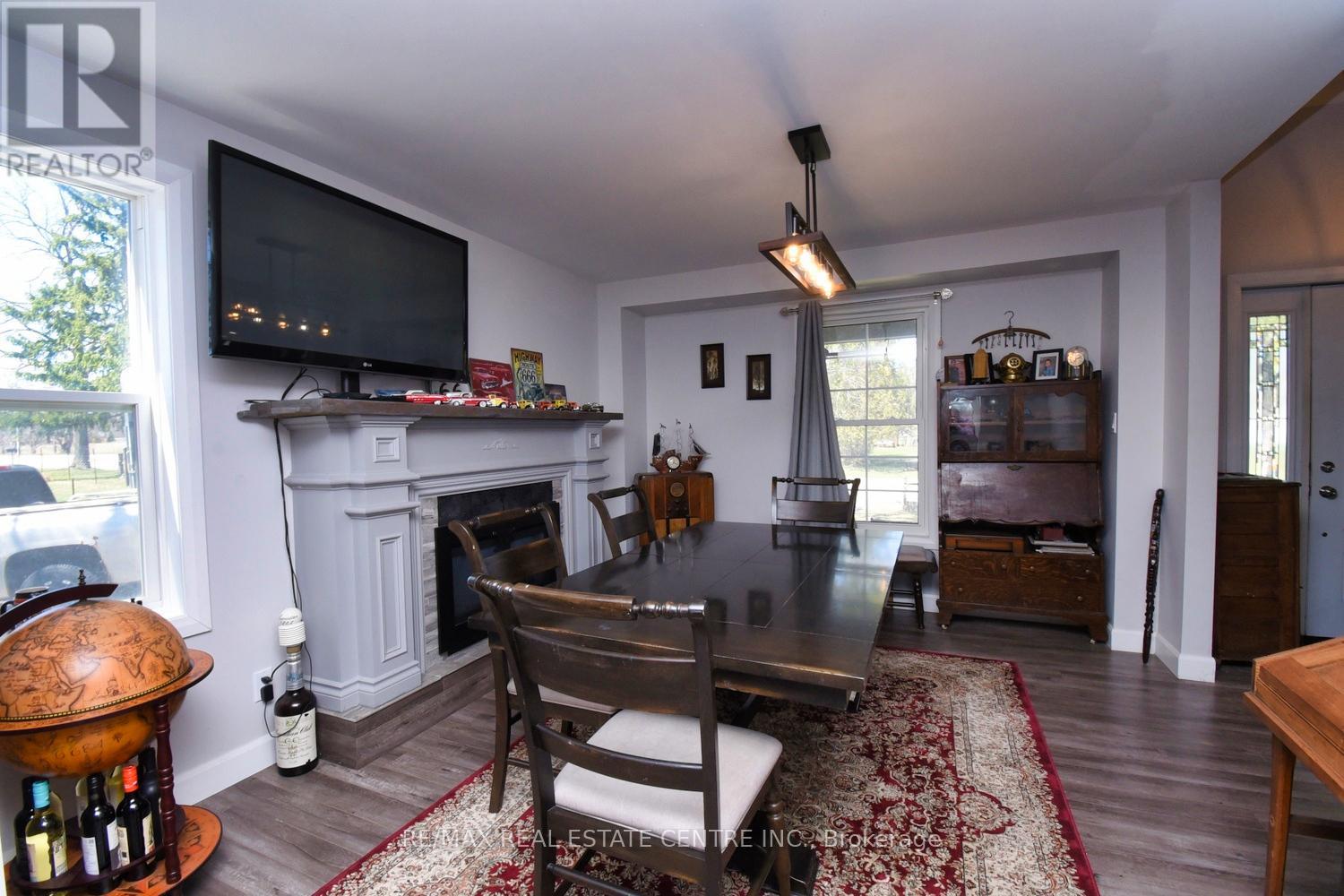 1364 Thompson Road E, Haldimand, Ontario  N0E 1Y0 - Photo 8 - X12096855
