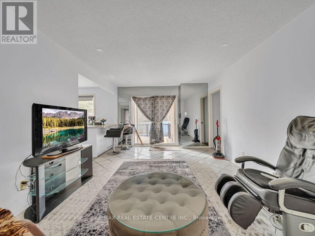 125 Biehn Drive, Kitchener, Ontario  N2R 1M6 - Photo 18 - X12096923