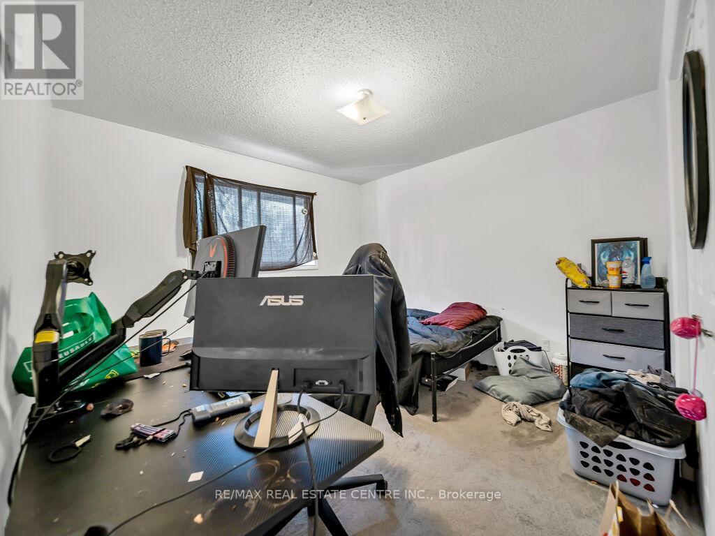125 Biehn Drive, Kitchener, Ontario  N2R 1M6 - Photo 21 - X12096923