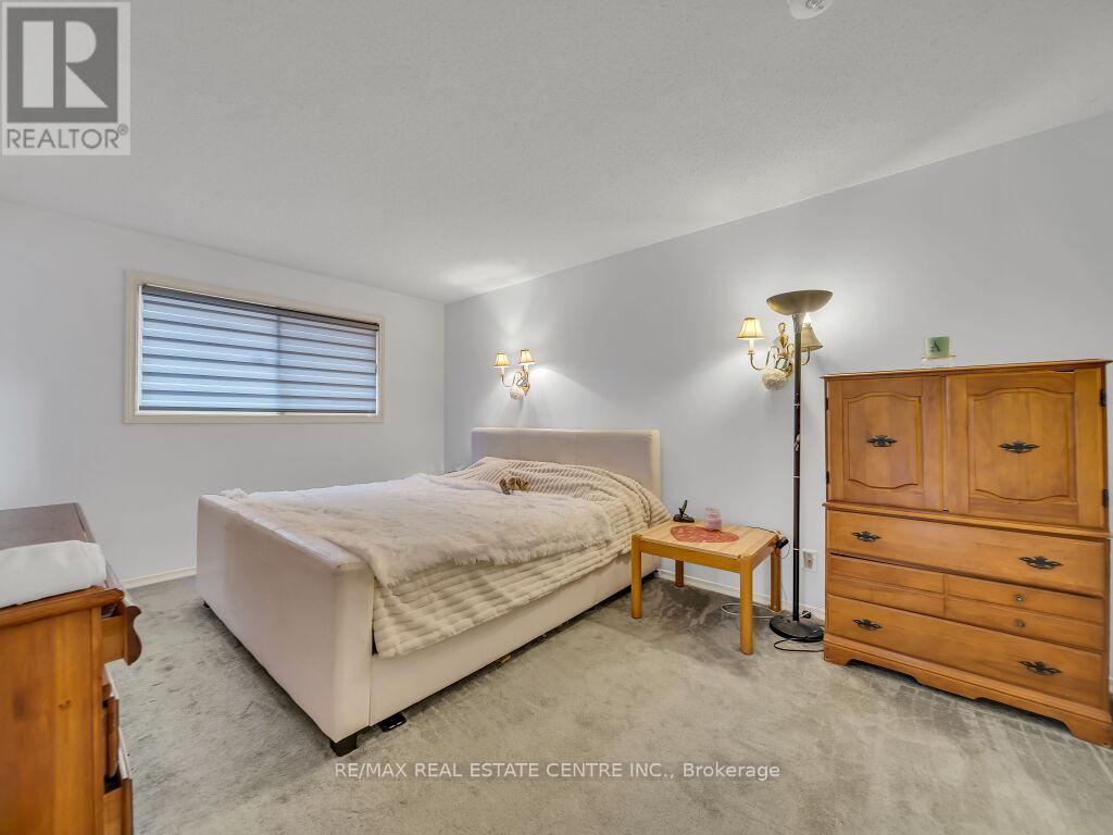 125 Biehn Drive, Kitchener, Ontario  N2R 1M6 - Photo 24 - X12096923