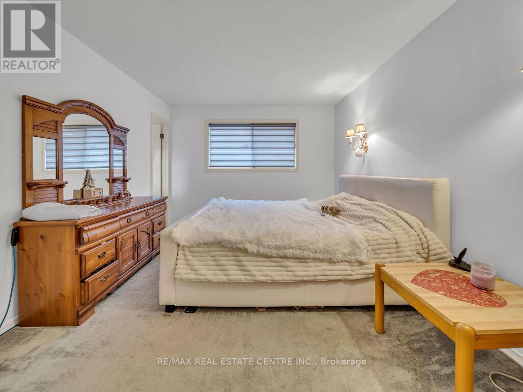 125 Biehn Drive, Kitchener, Ontario  N2R 1M6 - Photo 25 - X12096923