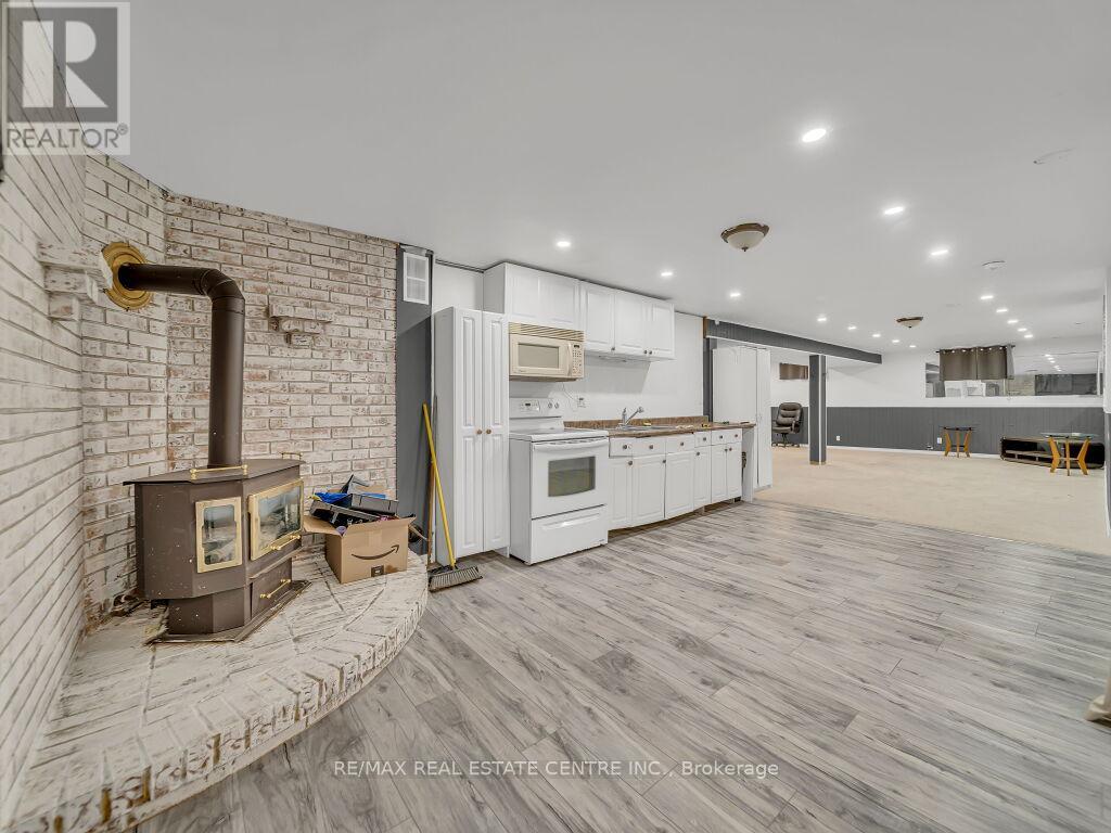 125 Biehn Drive, Kitchener, Ontario  N2R 1M6 - Photo 34 - X12096923