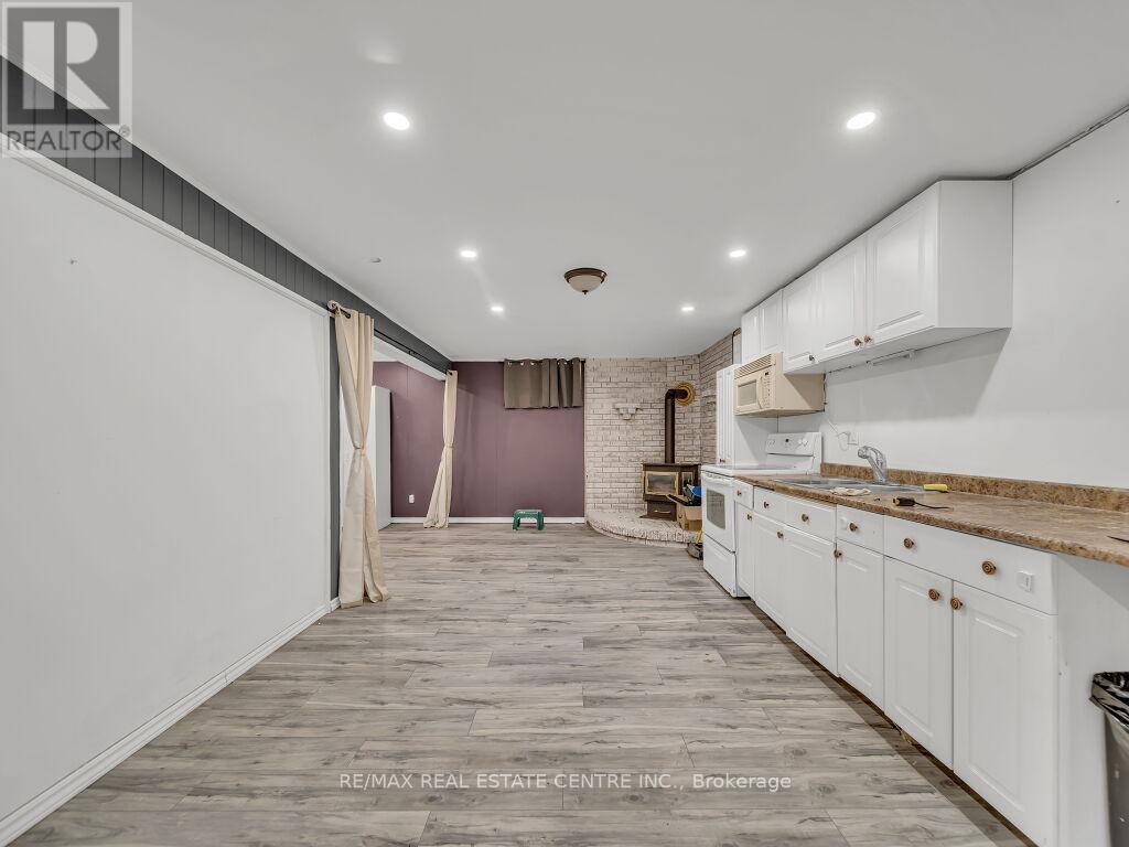 125 Biehn Drive, Kitchener, Ontario  N2R 1M6 - Photo 35 - X12096923