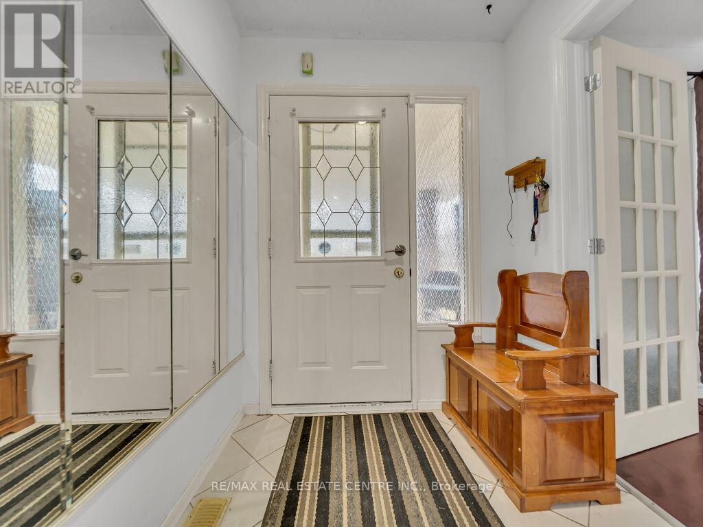 125 Biehn Drive, Kitchener, Ontario  N2R 1M6 - Photo 6 - X12096923