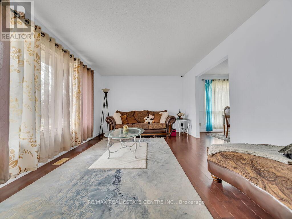 125 Biehn Drive, Kitchener, Ontario  N2R 1M6 - Photo 7 - X12096923