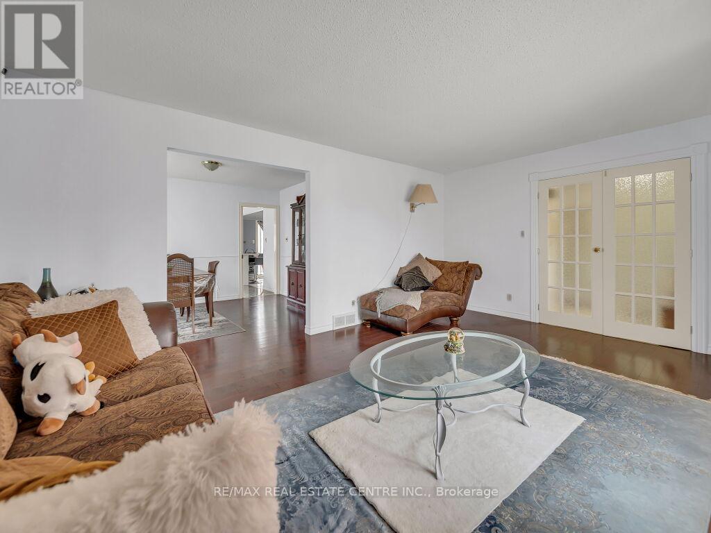 125 Biehn Drive, Kitchener, Ontario  N2R 1M6 - Photo 9 - X12096923
