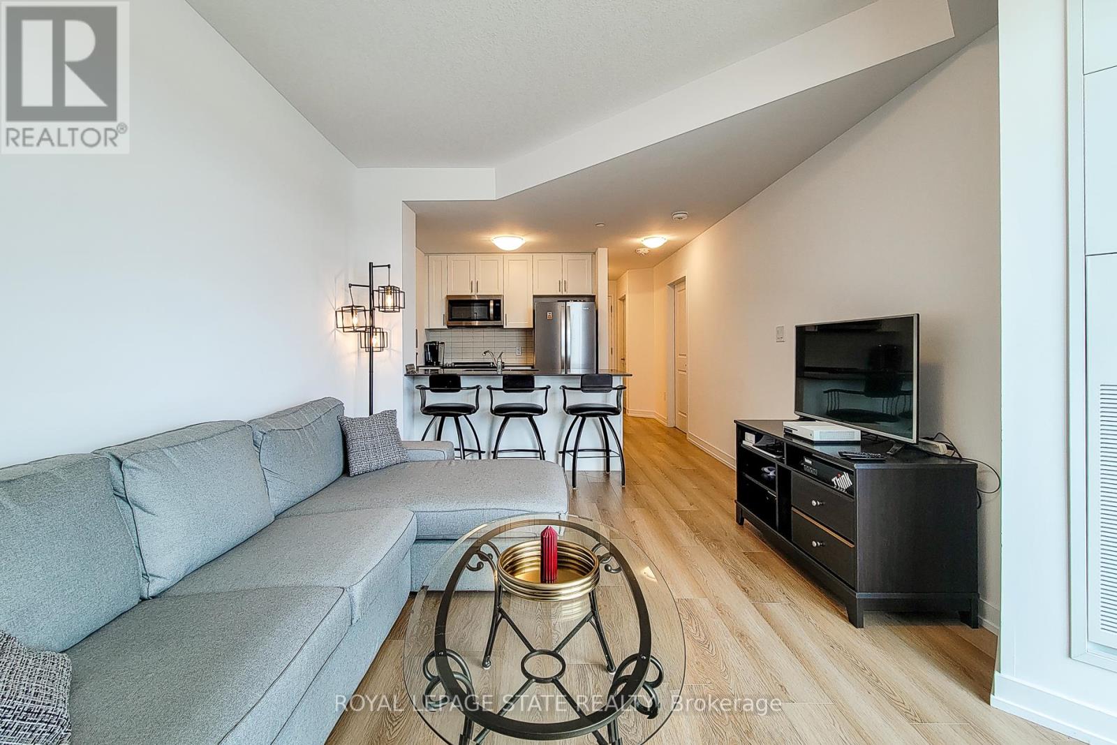 10 Mallard Trail, Hamilton, Ontario  L8B 2A7 - Photo 11 - X12096945
