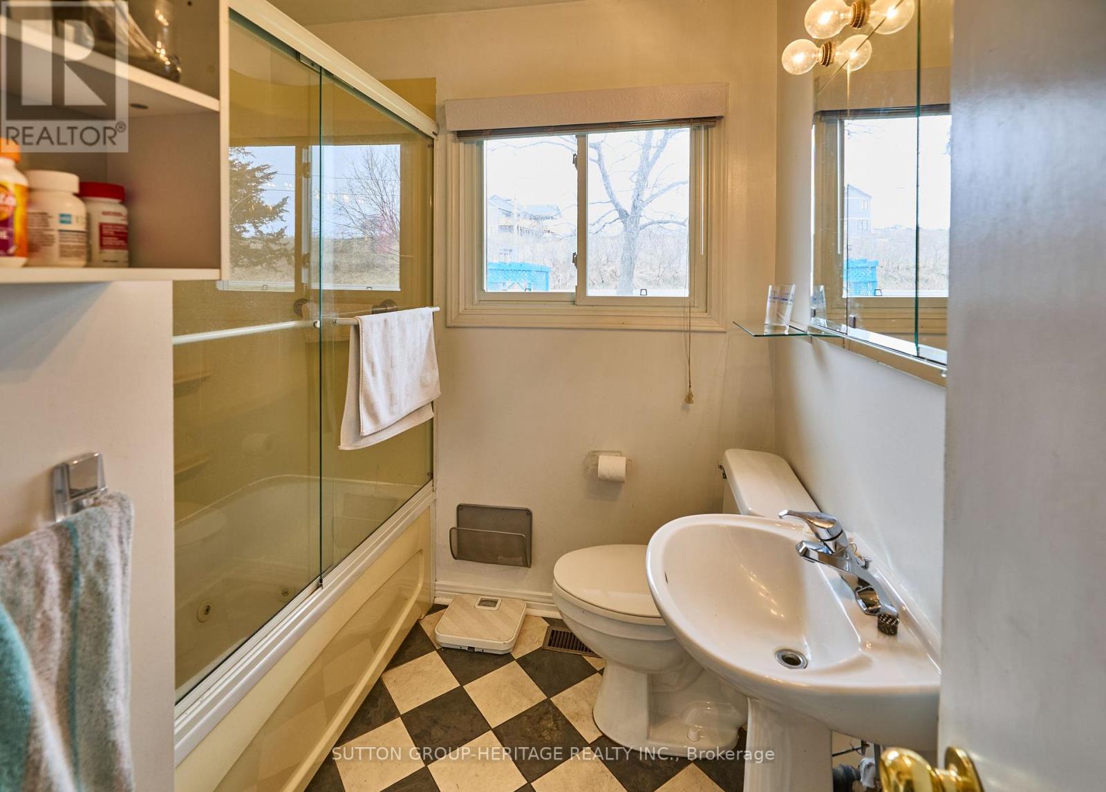 11056 Loyalist Parkway, Greater Napanee, Ontario  K0H 1G0 - Photo 12 - X12096972