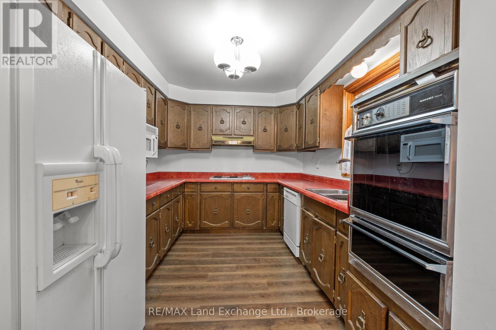 347 Tyendinaga Drive, Saugeen Shores, Ontario  N0H 2L0 - Photo 25 - X12091303