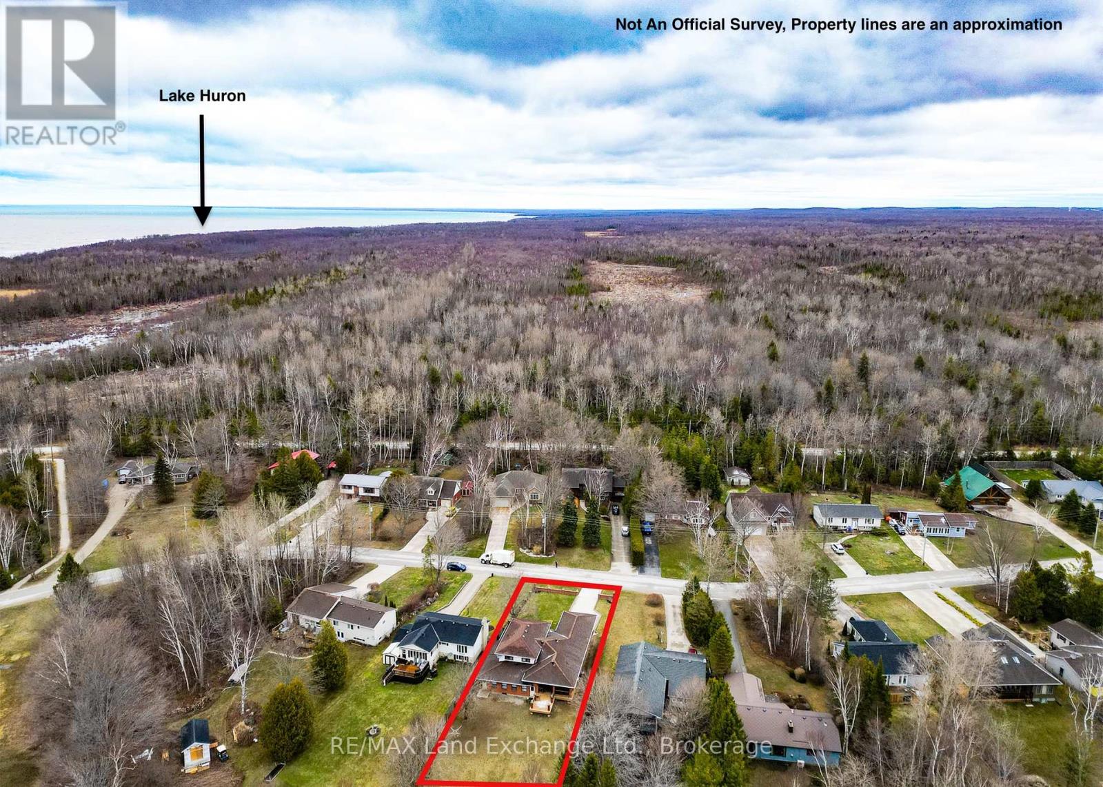 347 Tyendinaga Drive, Saugeen Shores, Ontario  N0H 2L0 - Photo 45 - X12091303