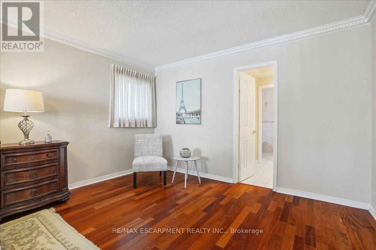 4053 Cabot Trail, Mississauga (Erin Mills), Ontario  L5L 3K2 - Photo 14 - W12093609