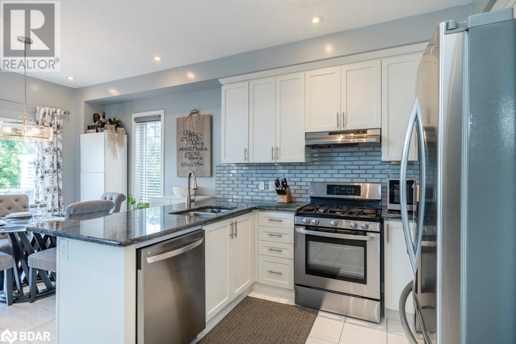 Property at 101 RIVERWALK Place image 5