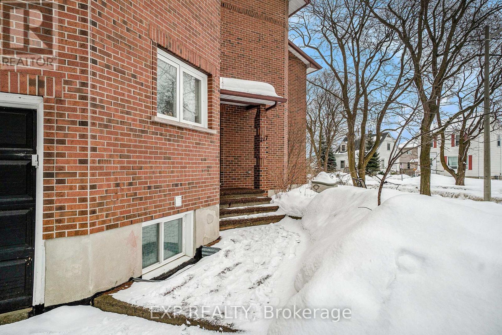 Property at 217 DOVERCOURT AVENUE image 4