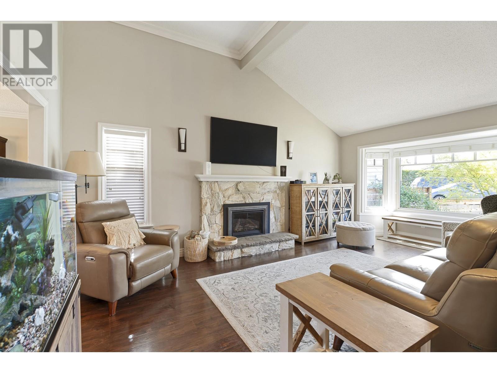 Property at 4412 61 STREET image 3
