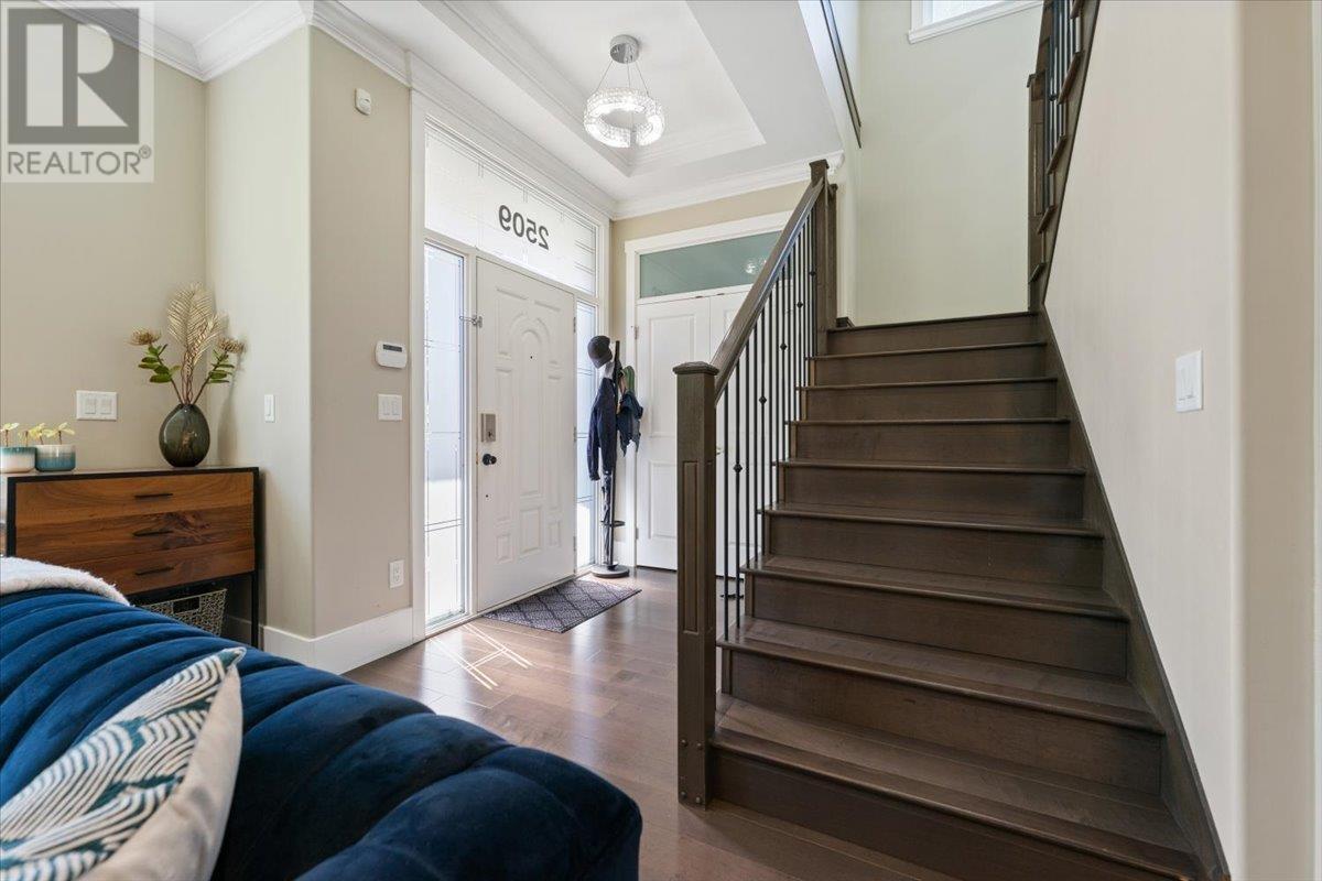 Property at 2509 MCGILL STREET image 3