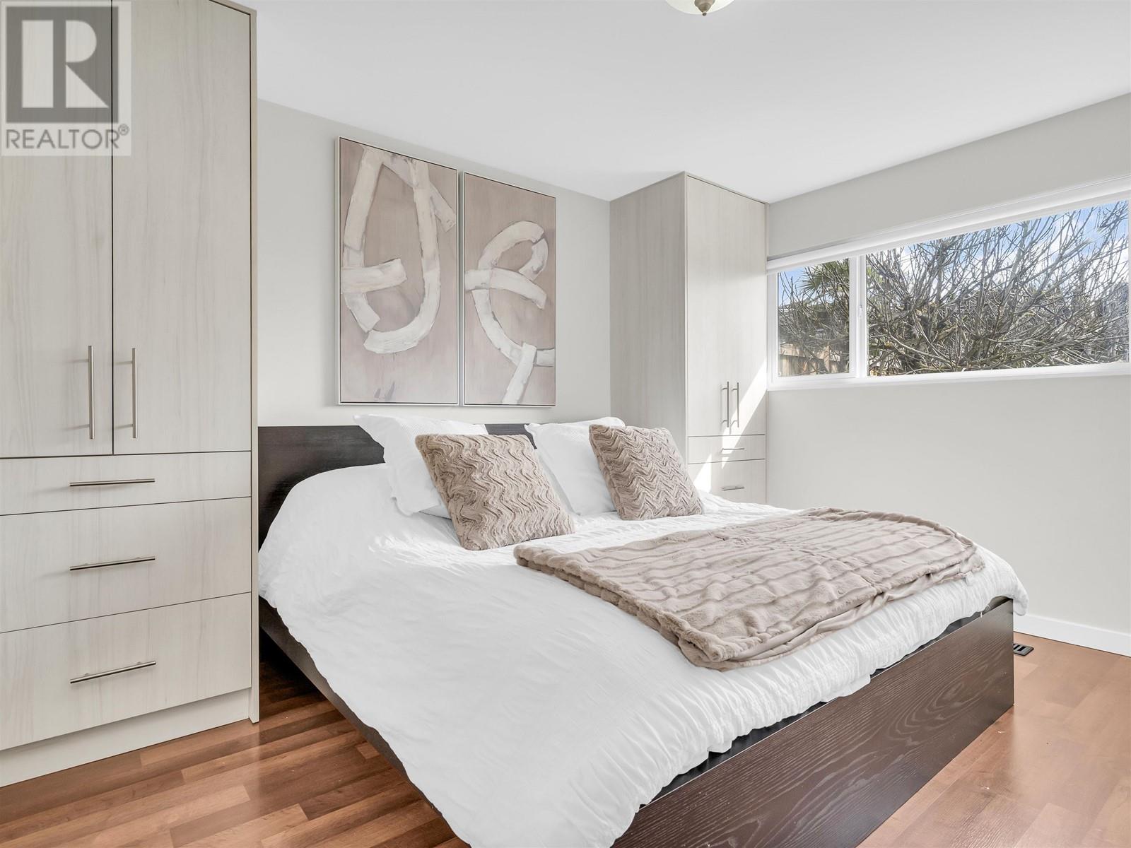 1601 Holdom Avenue, Burnaby, British Columbia  V5B 3V7 - Photo 10 - R2992642