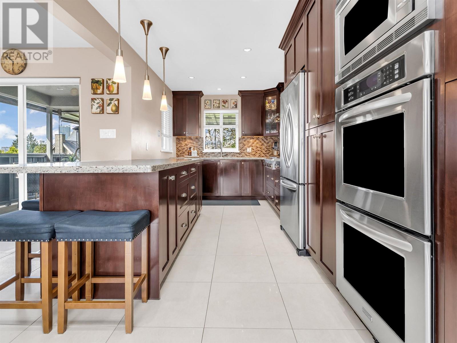 1601 Holdom Avenue, Burnaby, British Columbia  V5B 3V7 - Photo 8 - R2992642