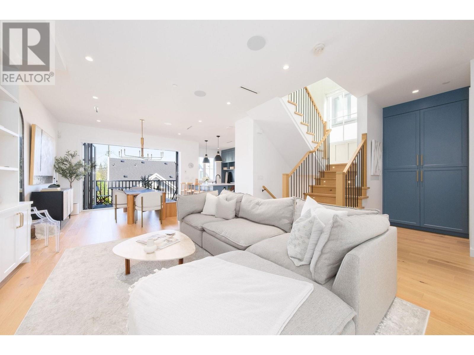 5814 Chester Street, Vancouver, British Columbia  V5W 3B5 - Photo 1 - R2992727
