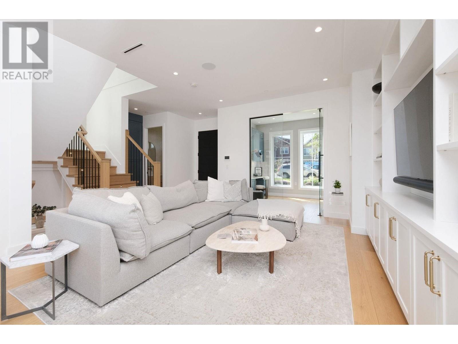 5814 Chester Street, Vancouver, British Columbia  V5W 3B5 - Photo 6 - R2992727
