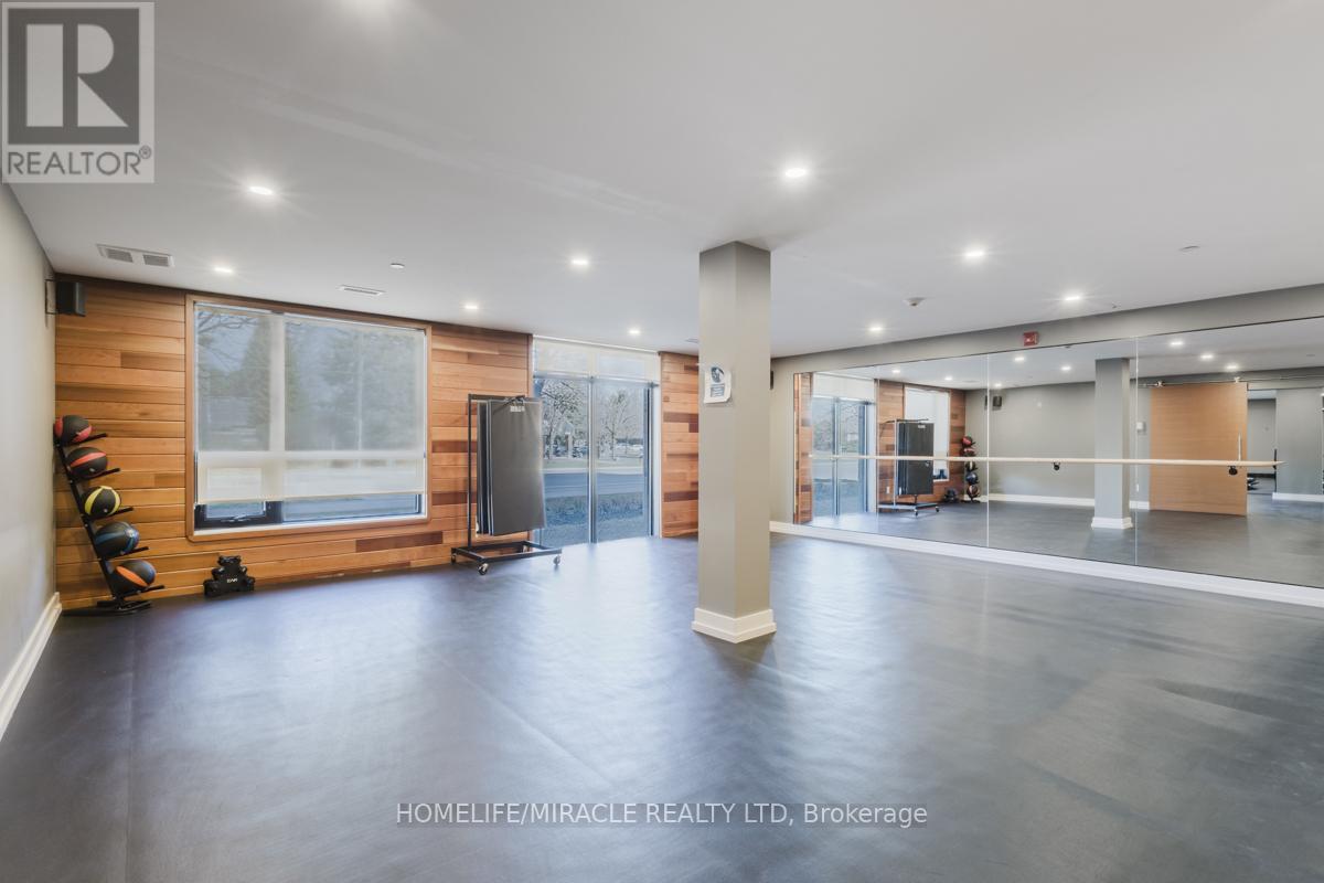 204 - 320 Plains Road E, Burlington, Ontario  L7T 0C1 - Photo 12 - W12095589