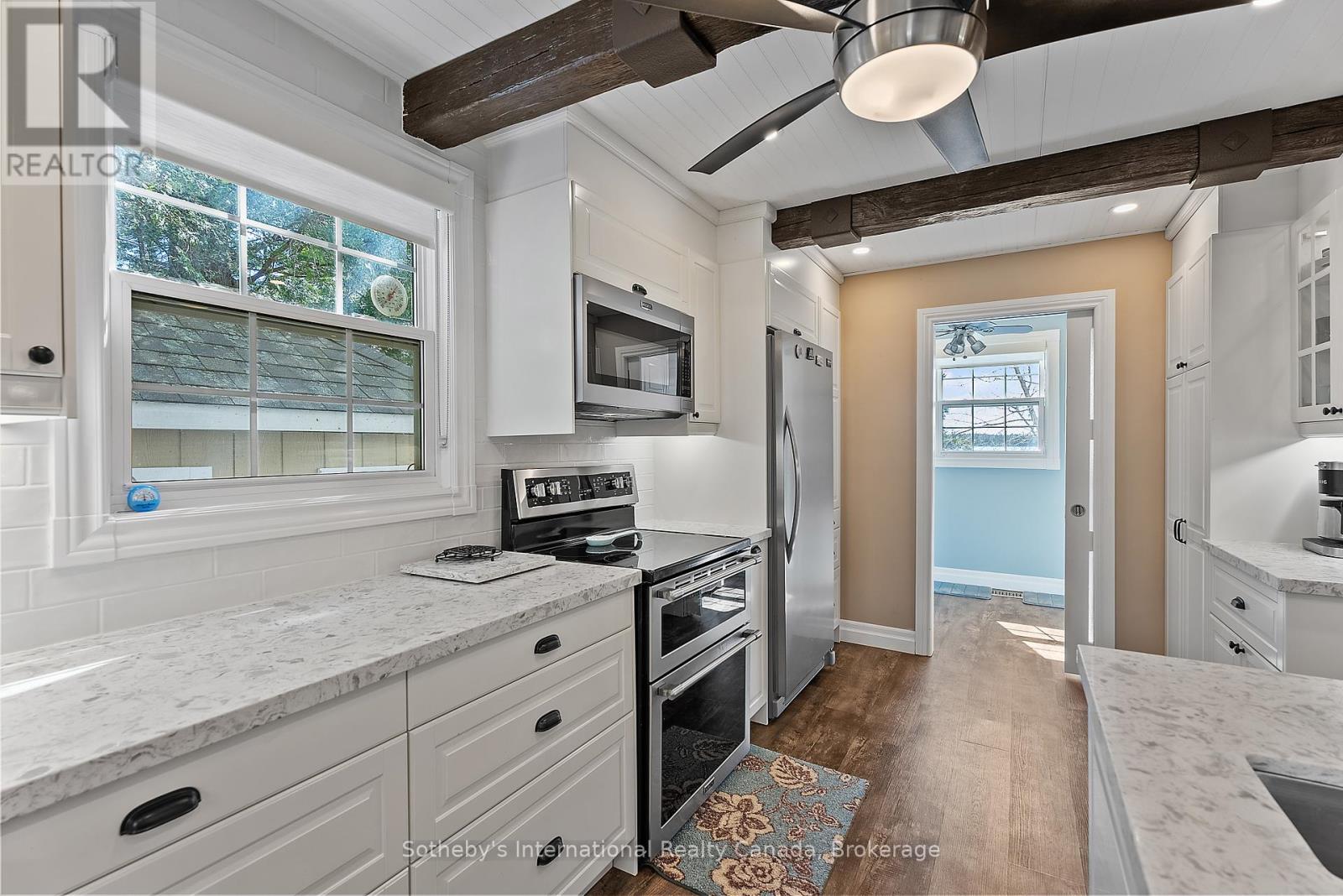 19 Hillcrest Avenue, Kawartha Lakes, Ontario  K0M 2B0 - Photo 10 - X12096989