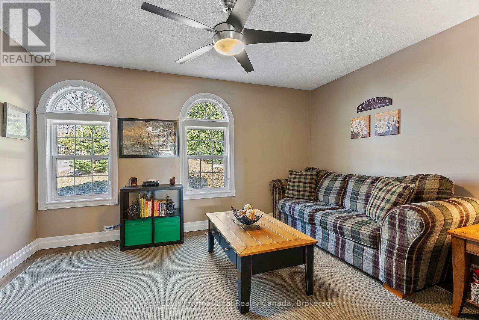 19 Hillcrest Avenue, Kawartha Lakes, Ontario  K0M 2B0 - Photo 13 - X12096989
