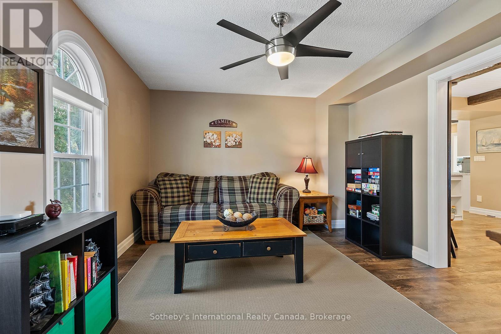 19 Hillcrest Avenue, Kawartha Lakes, Ontario  K0M 2B0 - Photo 14 - X12096989