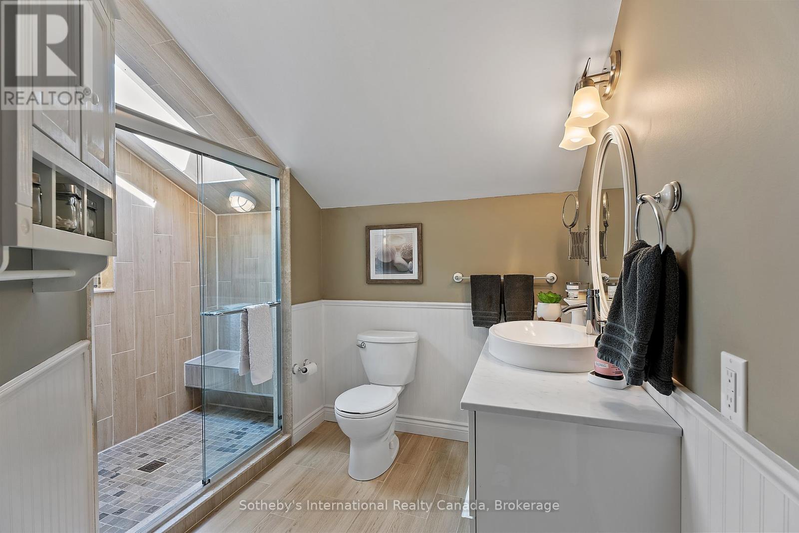 19 Hillcrest Avenue, Kawartha Lakes, Ontario  K0M 2B0 - Photo 35 - X12096989