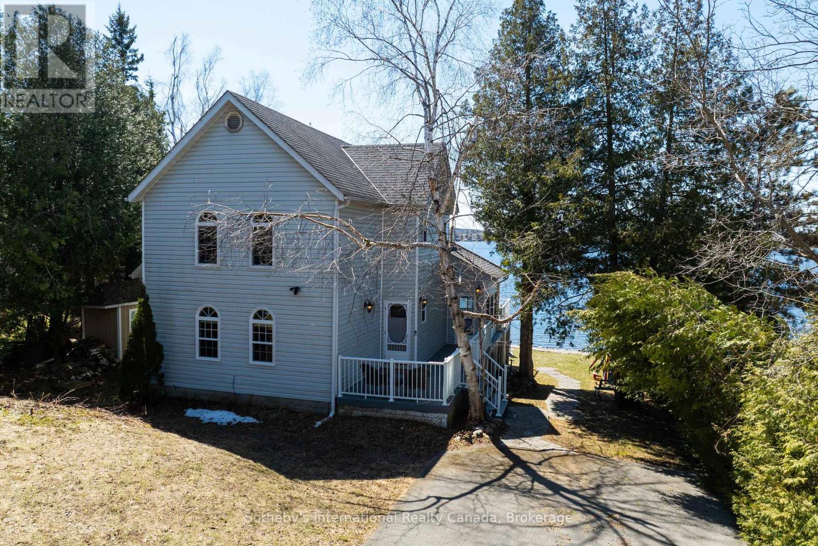 19 Hillcrest Avenue, Kawartha Lakes, Ontario  K0M 2B0 - Photo 4 - X12096989