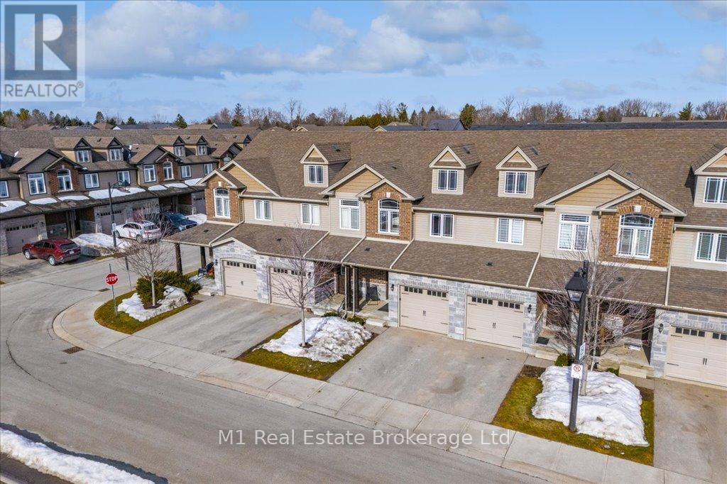 102w - 102 Westminster Crescent, Centre Wellington, Ontario  N1M 1Y8 - Photo 2 - X12096998