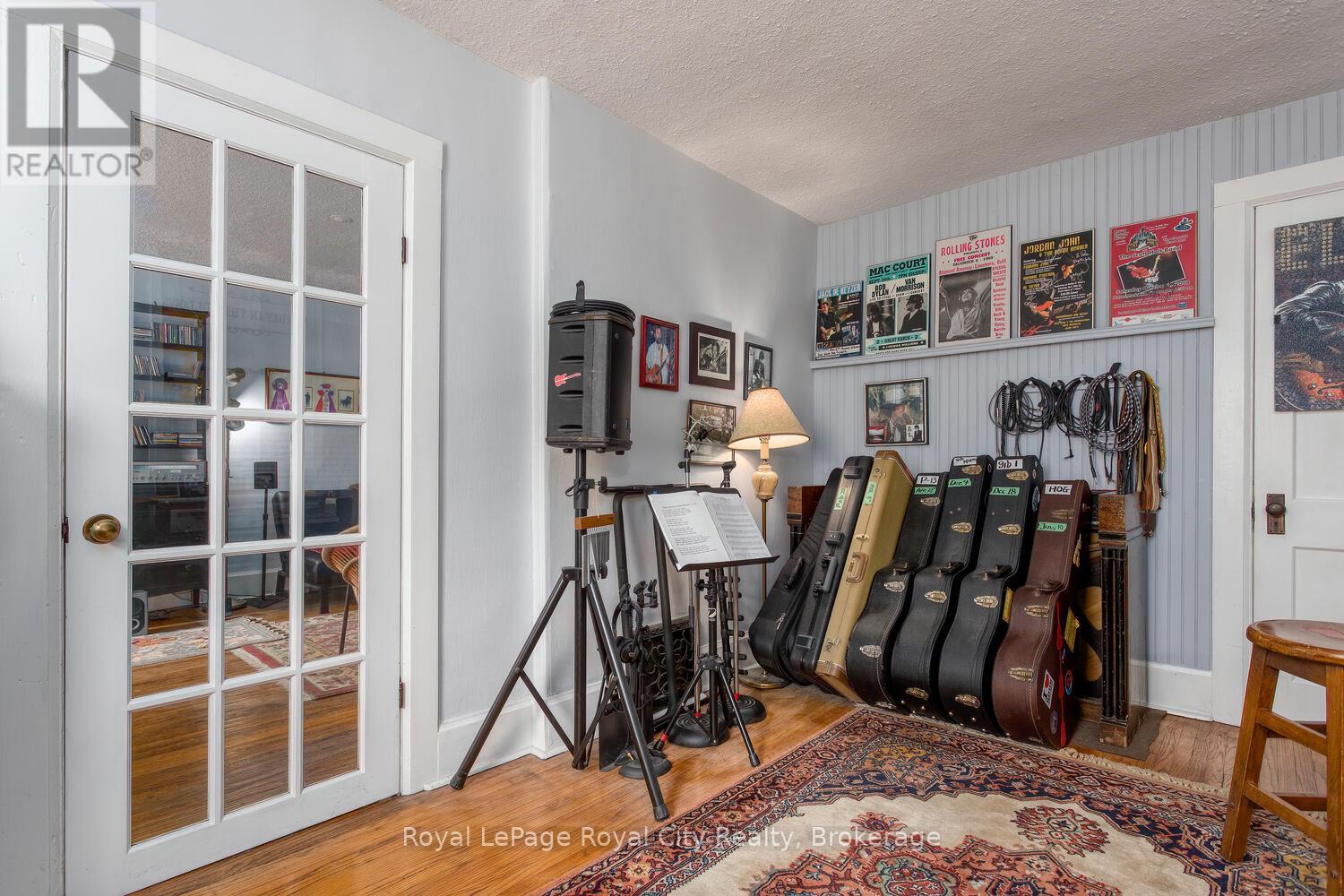 10 Pearl Street, Guelph, Ontario  N1E 2E3 - Photo 12 - X12097045