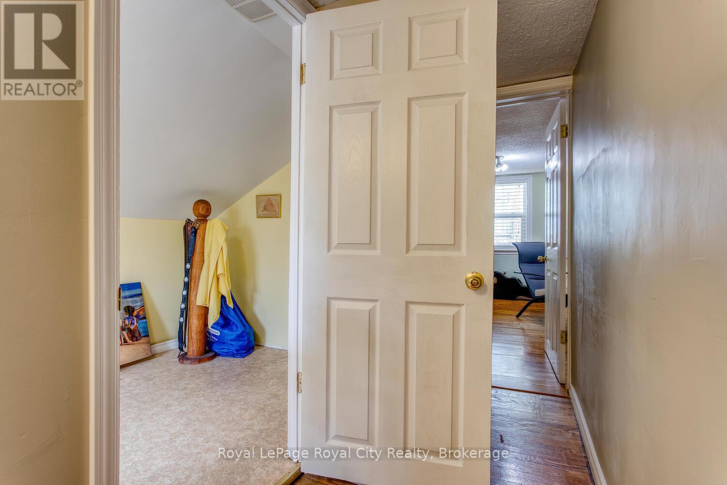 10 Pearl Street, Guelph, Ontario  N1E 2E3 - Photo 19 - X12097045