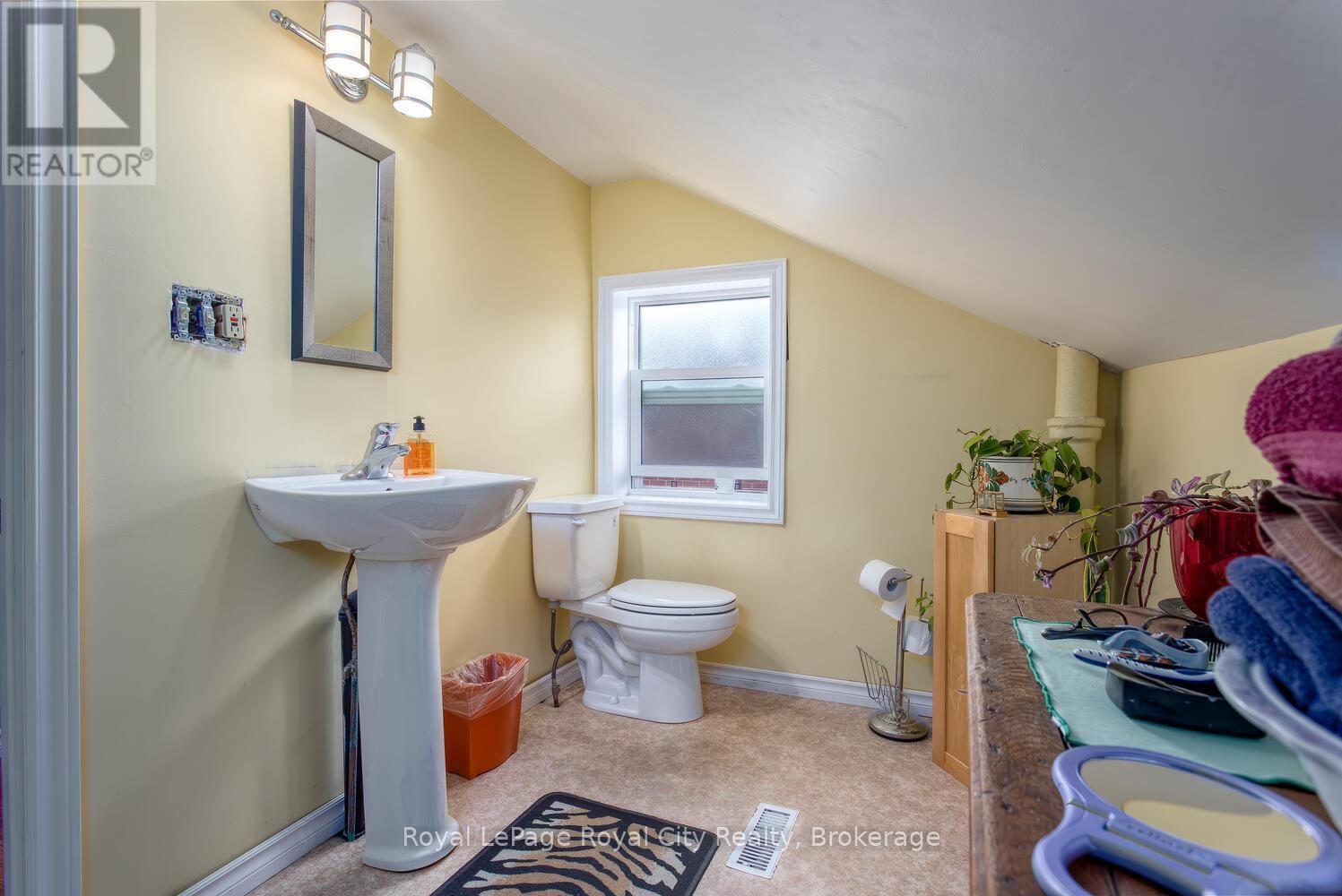 10 Pearl Street, Guelph, Ontario  N1E 2E3 - Photo 21 - X12097045