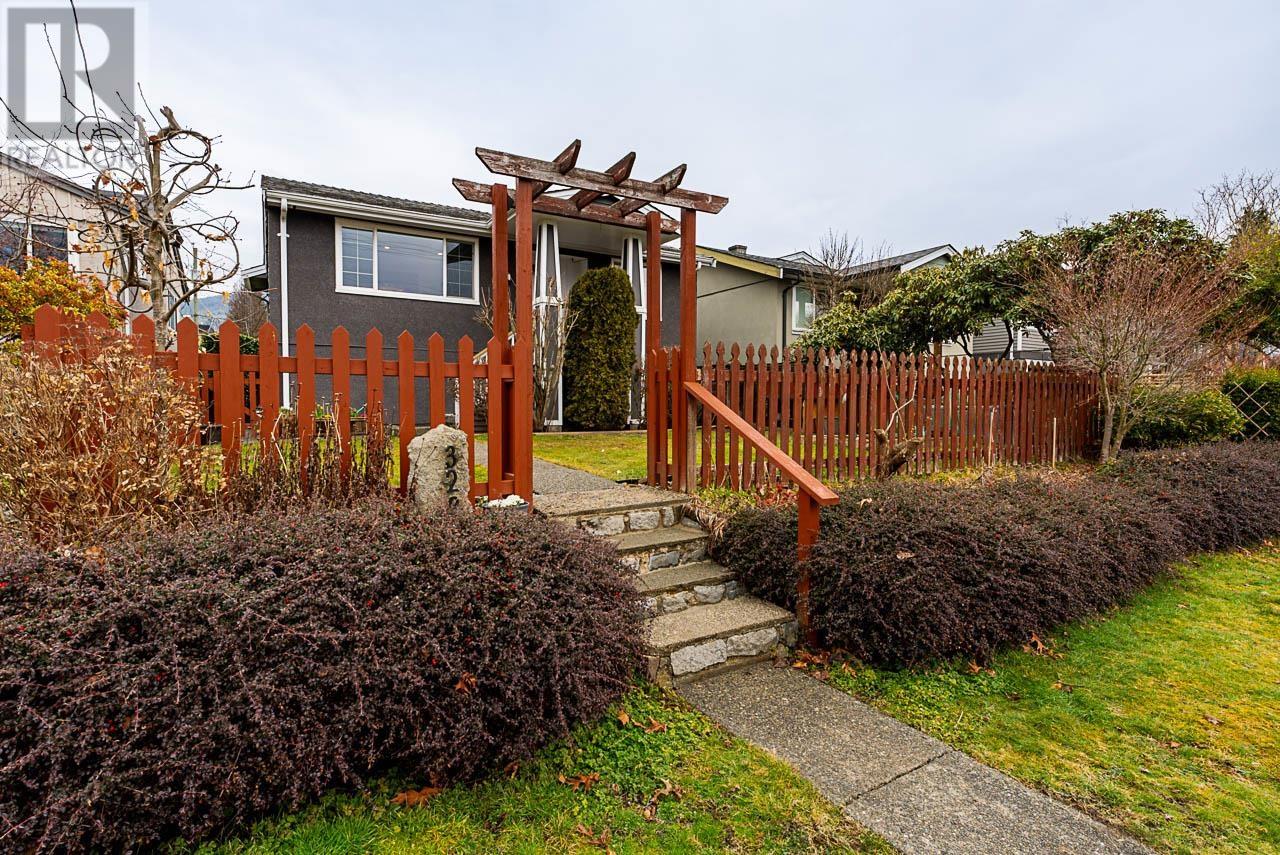 328 E 16th Street, North Vancouver, British Columbia  V7L 2T2 - Photo 32 - R2969640