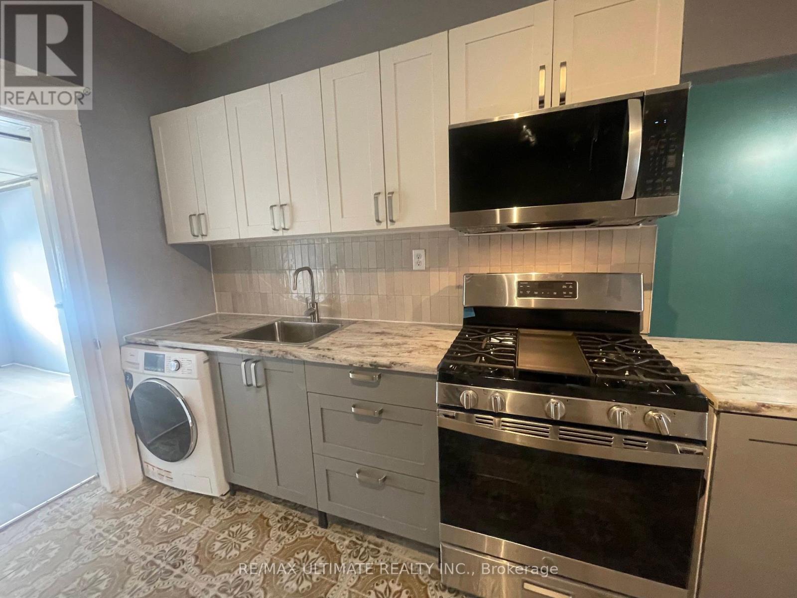 2nd Fl - 1275 Bloor Street W, Toronto, Ontario  M6H 1N7 - Photo 5 - C12096973